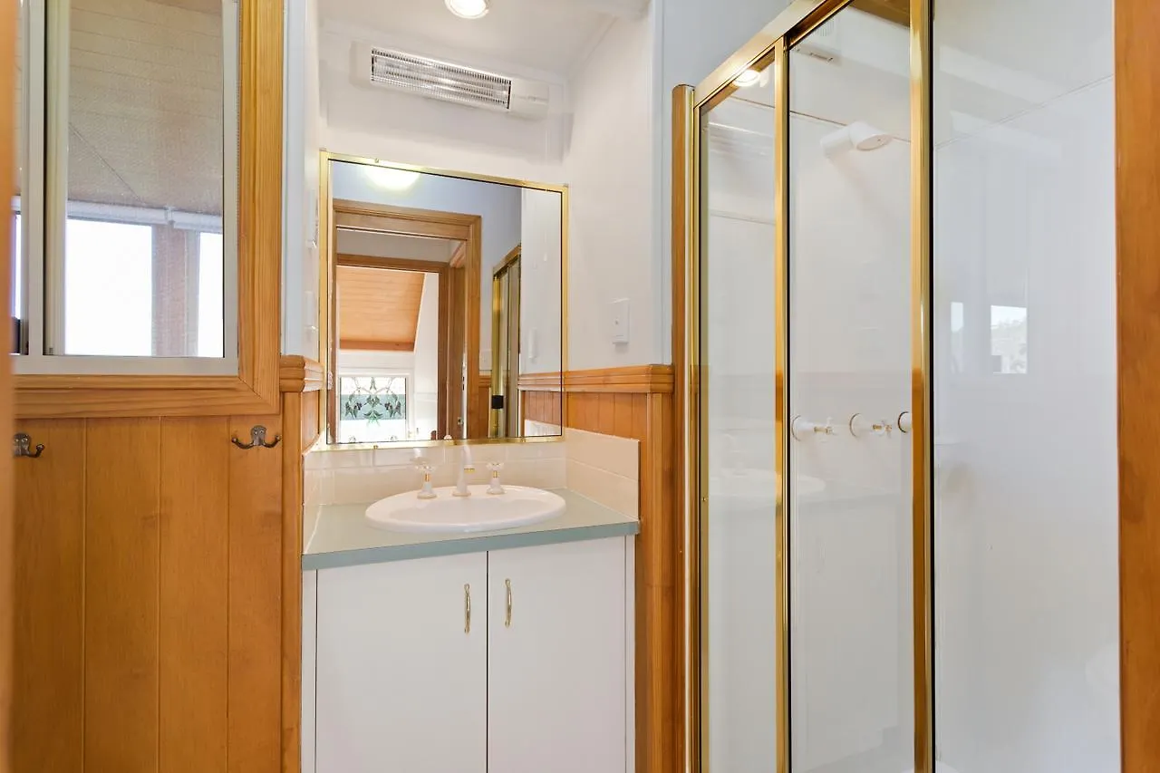 Chalet Ravensbourne Escape - Windsong Villa